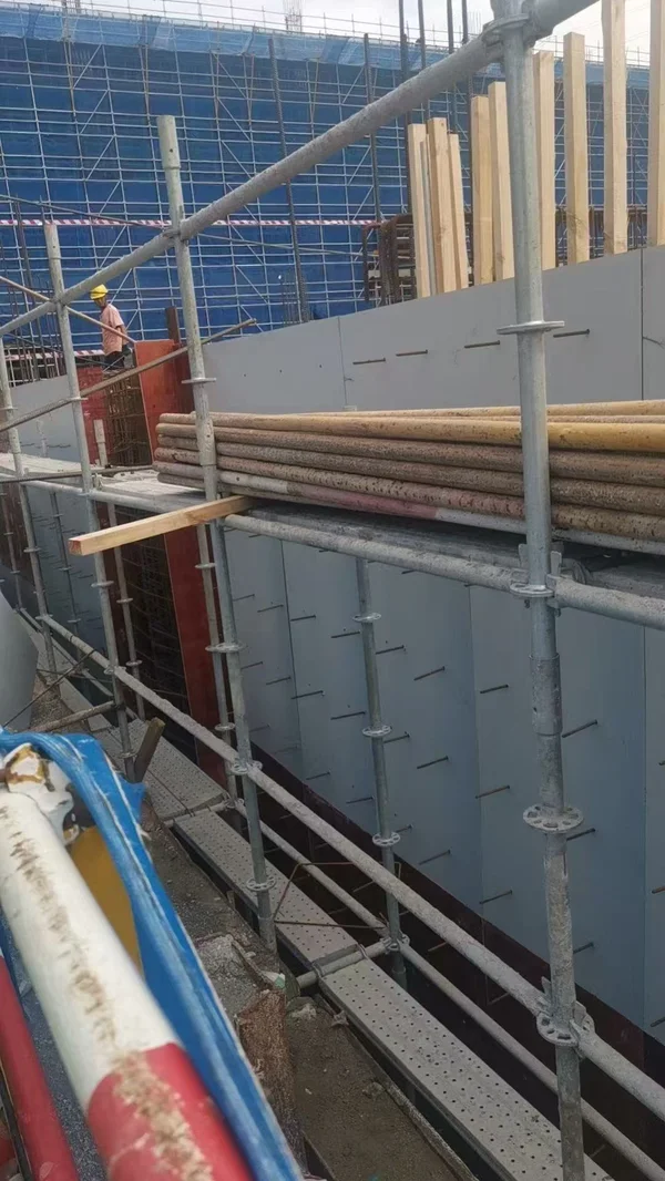 Hollow plastic board used in bridge and infrastructure formwork