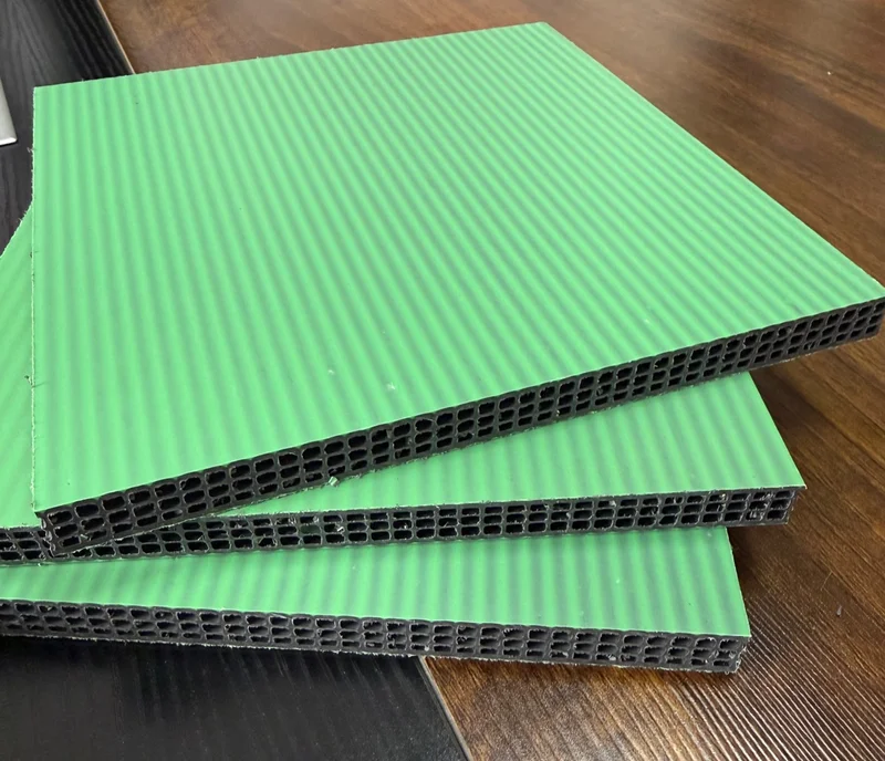 Green square-hollow plastic board — heavy-duty concrete formwork panel